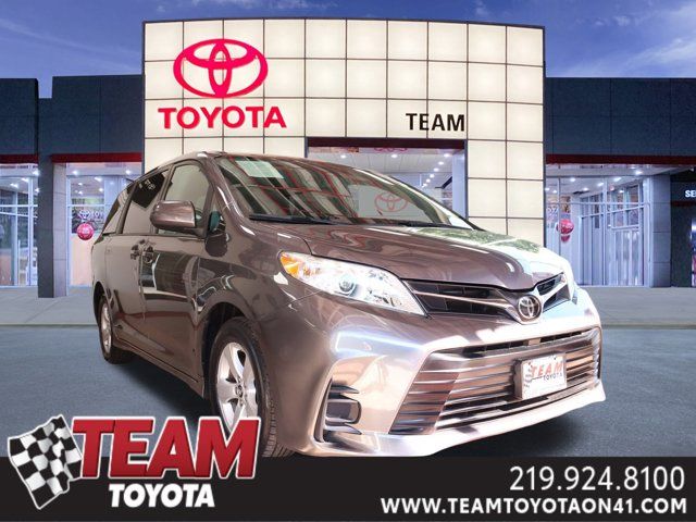 2018 Toyota Sienna LE