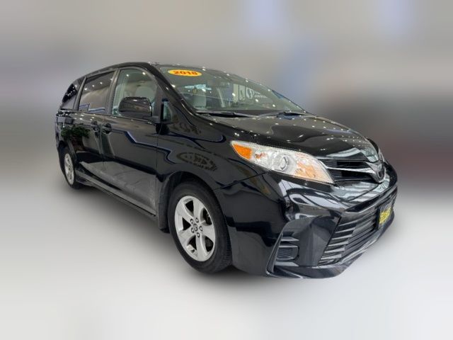 2018 Toyota Sienna LE
