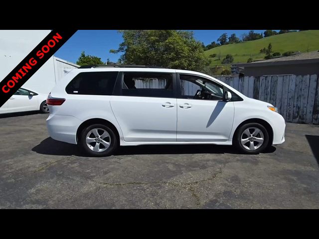 2018 Toyota Sienna 