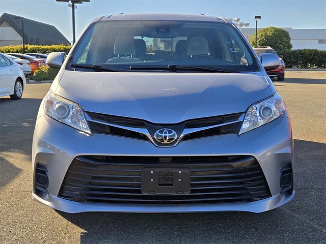 2018 Toyota Sienna 