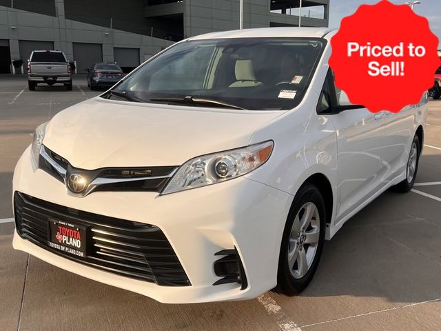 2018 Toyota Sienna LE