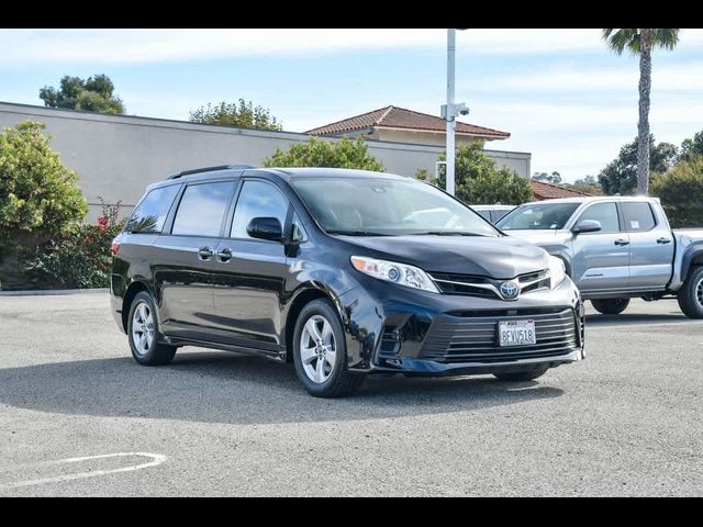 2018 Toyota Sienna LE