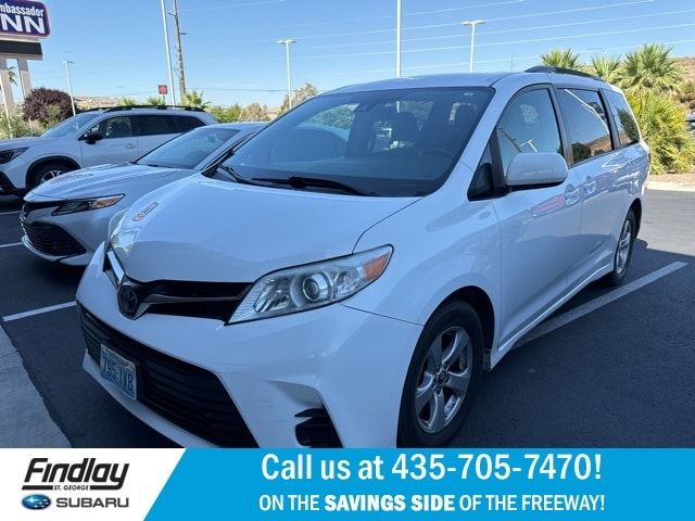 2018 Toyota Sienna LE