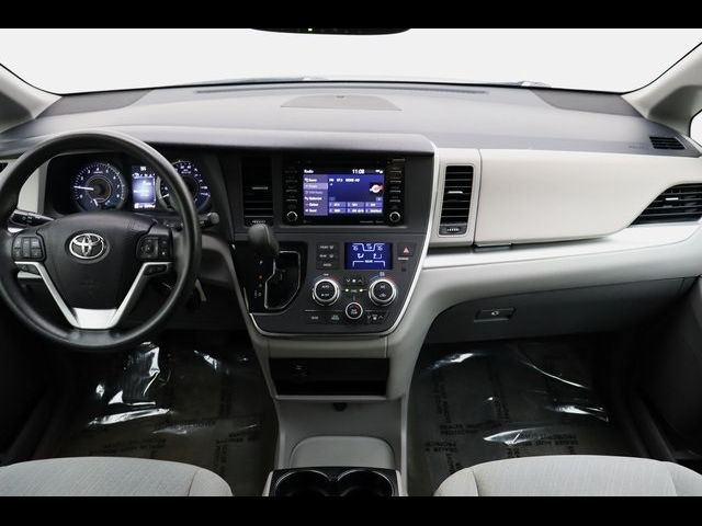 2018 Toyota Sienna 