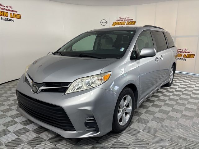 2018 Toyota Sienna LE