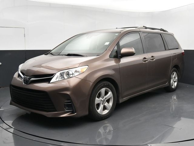 2018 Toyota Sienna LE