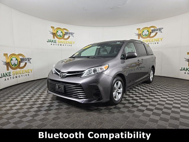 2018 Toyota Sienna LE