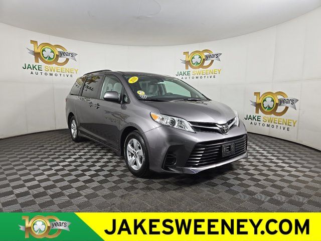 2018 Toyota Sienna LE