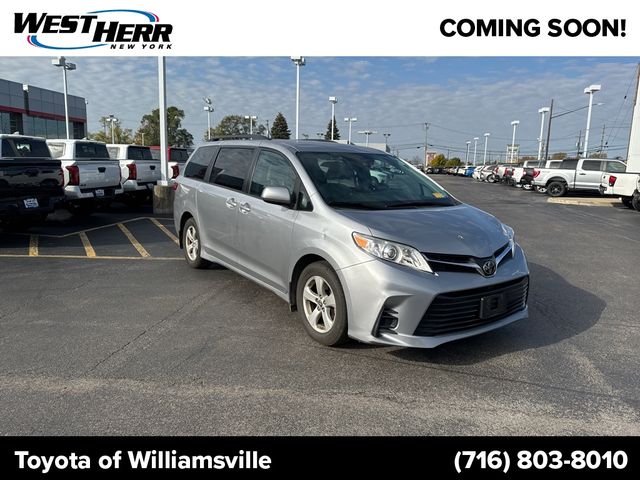 2018 Toyota Sienna LE