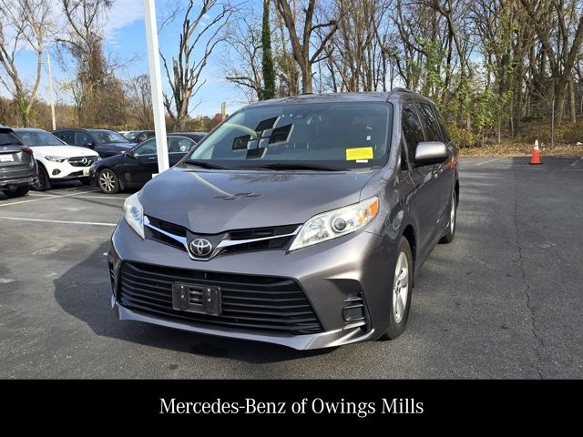 2018 Toyota Sienna LE