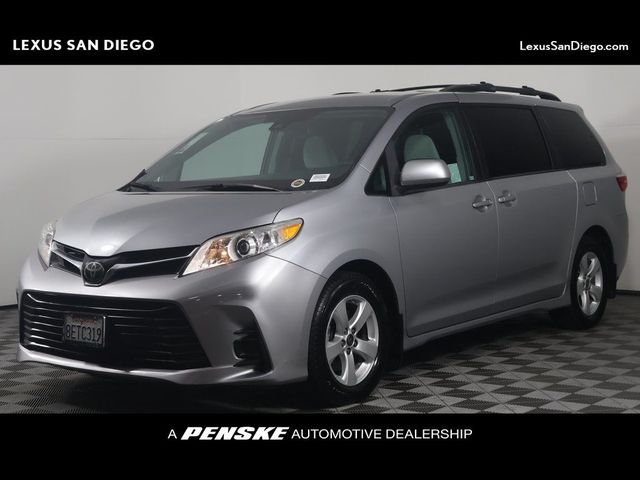 2018 Toyota Sienna LE