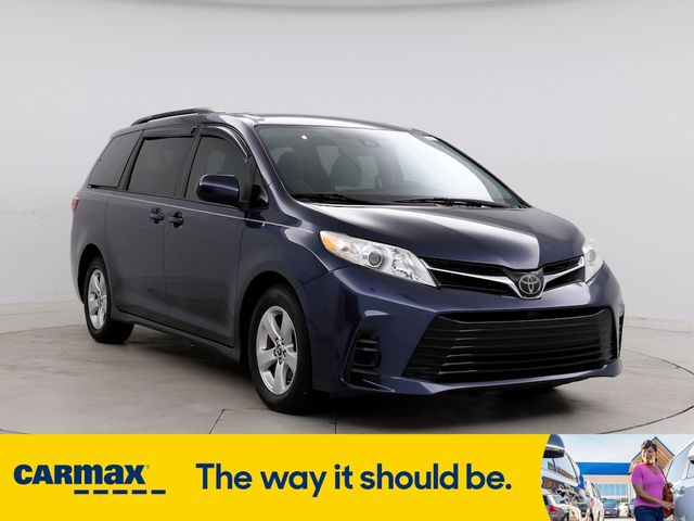 2018 Toyota Sienna LE