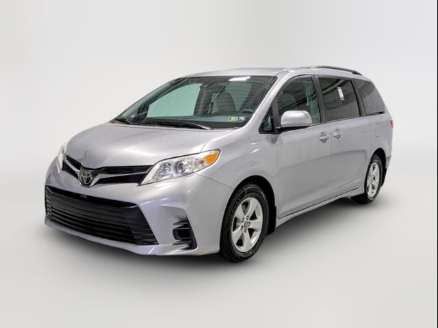 2018 Toyota Sienna LE
