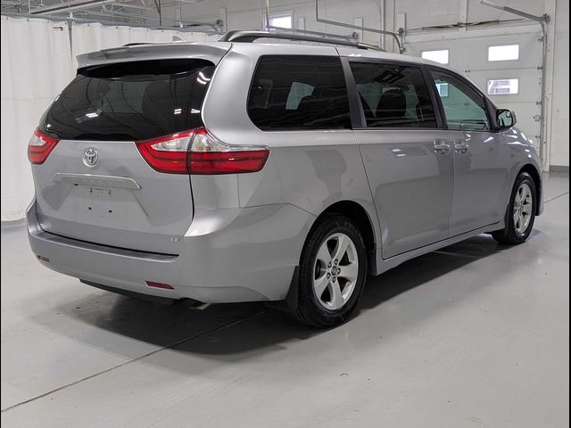 2018 Toyota Sienna LE