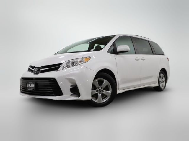 2018 Toyota Sienna LE Auto Access Seat