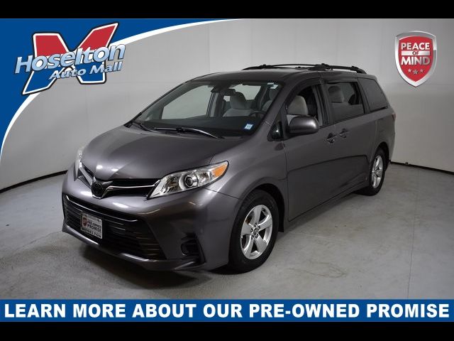 2018 Toyota Sienna LE