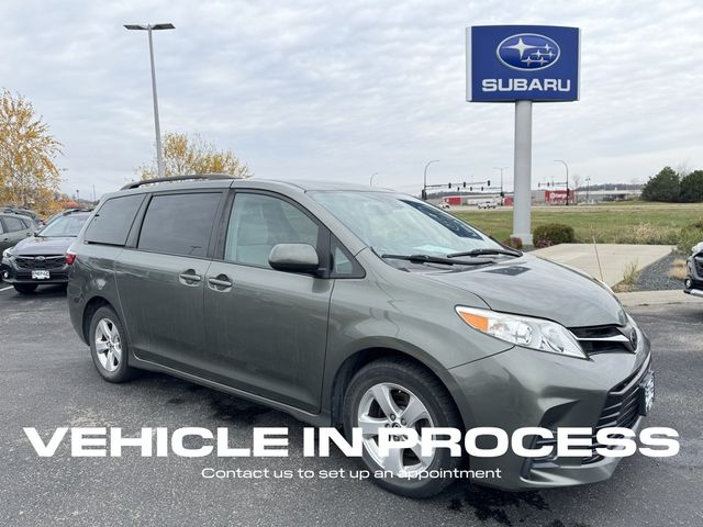 2018 Toyota Sienna LE Auto Access Seat