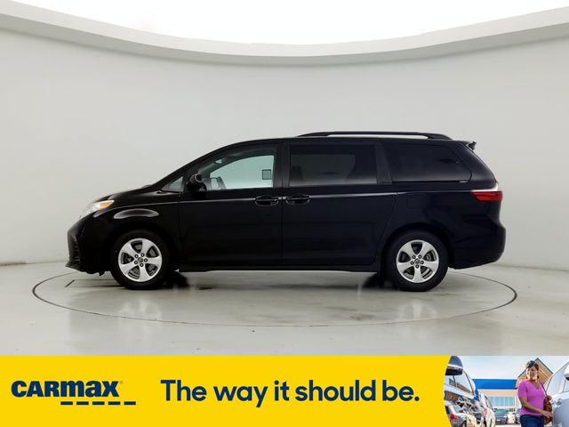 2018 Toyota Sienna LE