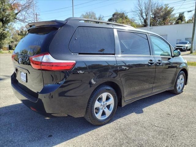 2018 Toyota Sienna LE