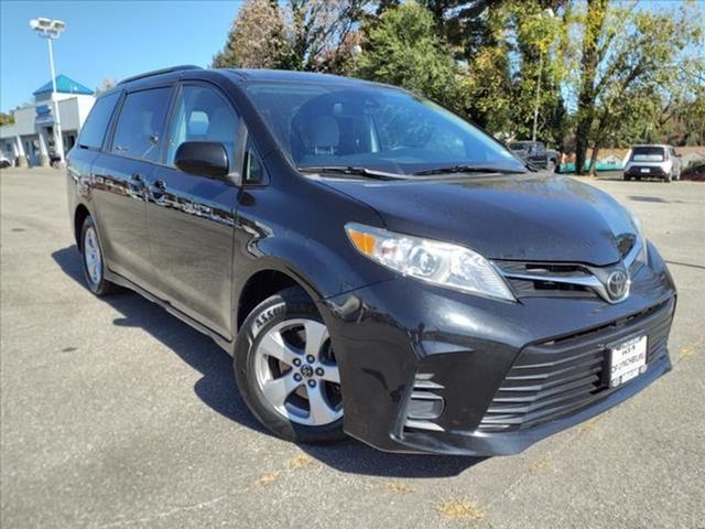 2018 Toyota Sienna LE