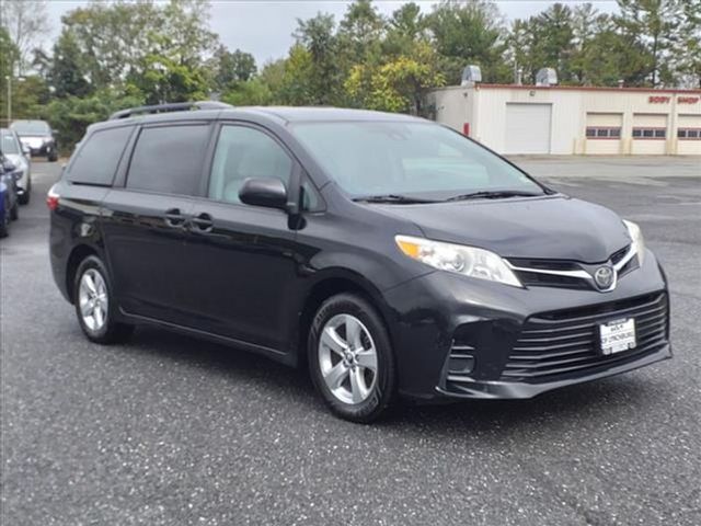 2018 Toyota Sienna LE