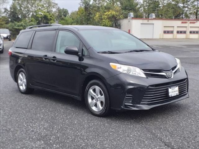 2018 Toyota Sienna LE