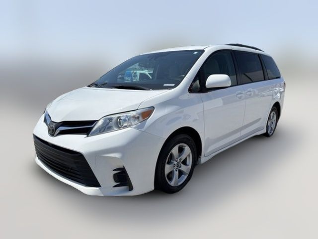 2018 Toyota Sienna LE