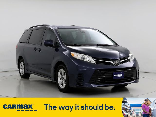 2018 Toyota Sienna LE