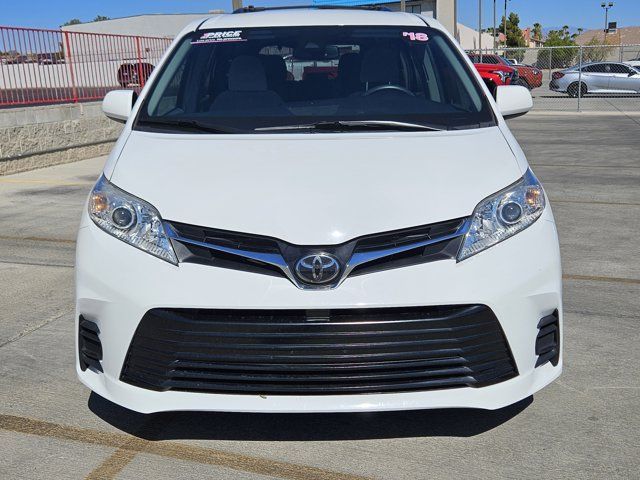 2018 Toyota Sienna LE