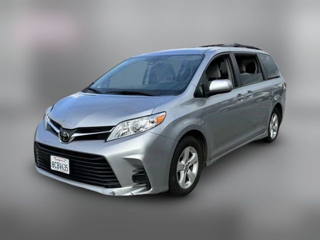 2018 Toyota Sienna LE