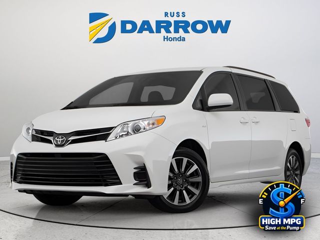 2018 Toyota Sienna LE