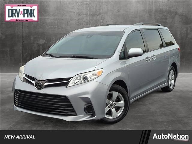 2018 Toyota Sienna LE