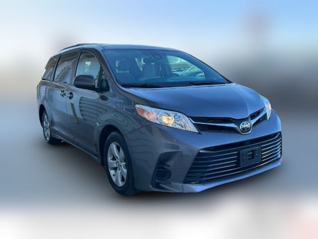 2018 Toyota Sienna LE