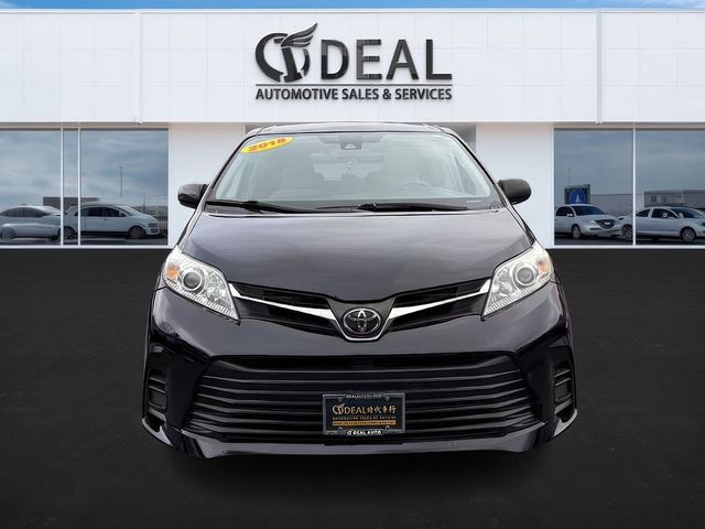 2018 Toyota Sienna LE