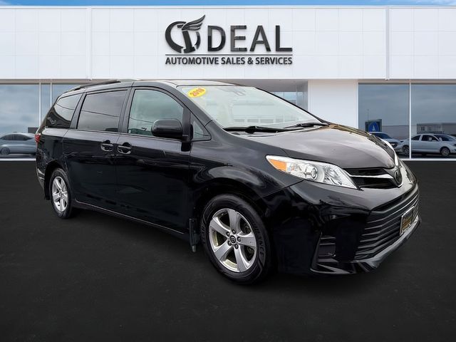 2018 Toyota Sienna LE