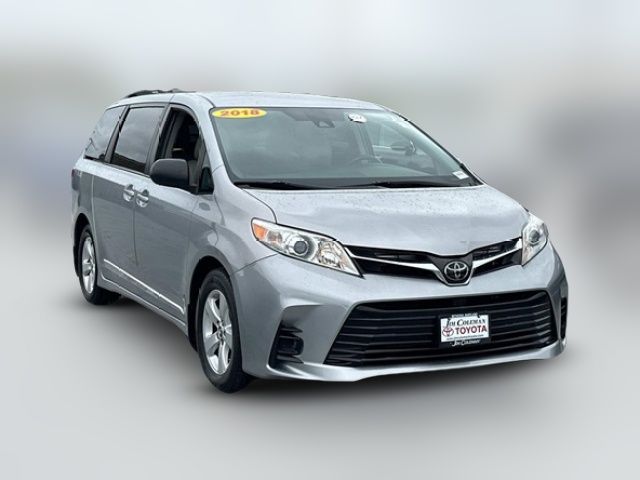2018 Toyota Sienna LE