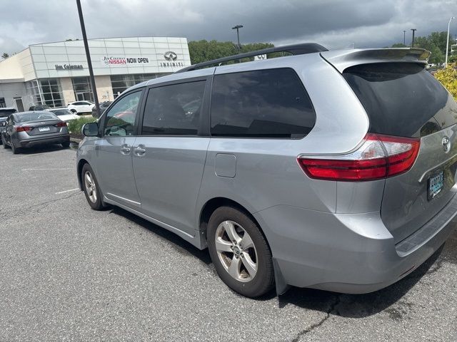 2018 Toyota Sienna LE