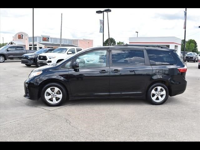 2018 Toyota Sienna LE