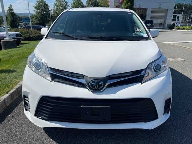 2018 Toyota Sienna LE