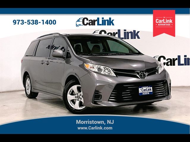 2018 Toyota Sienna LE