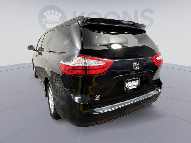 2018 Toyota Sienna LE