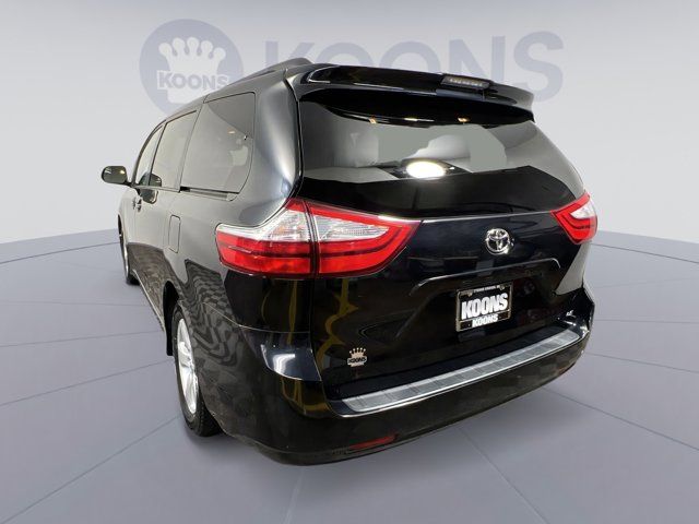 2018 Toyota Sienna LE