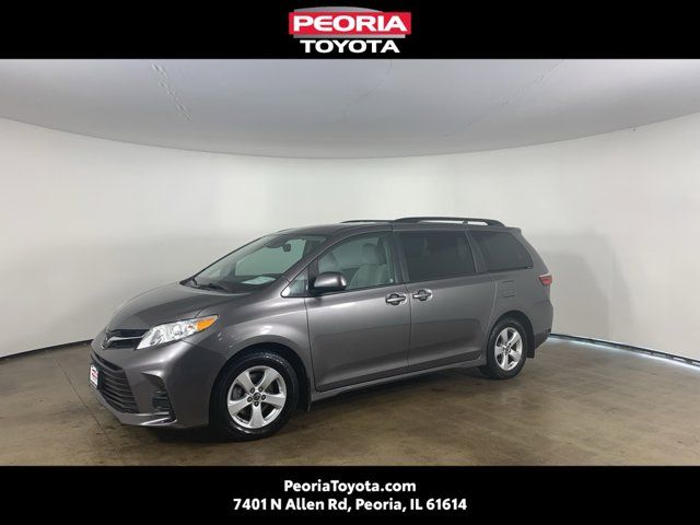 2018 Toyota Sienna LE