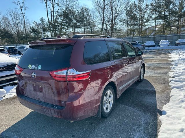 2018 Toyota Sienna 