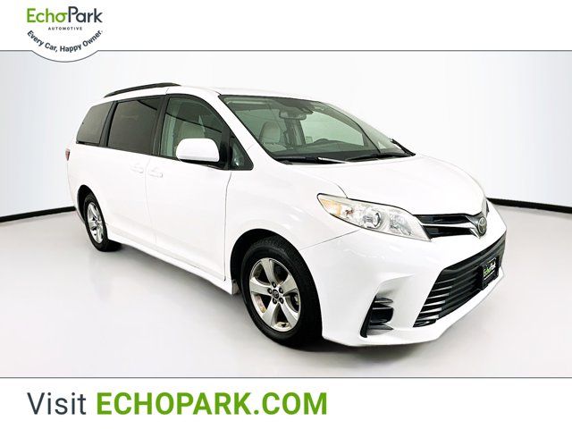 2018 Toyota Sienna LE