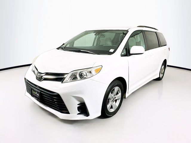 2018 Toyota Sienna LE