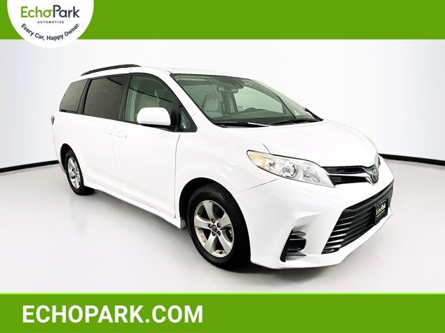 2018 Toyota Sienna LE