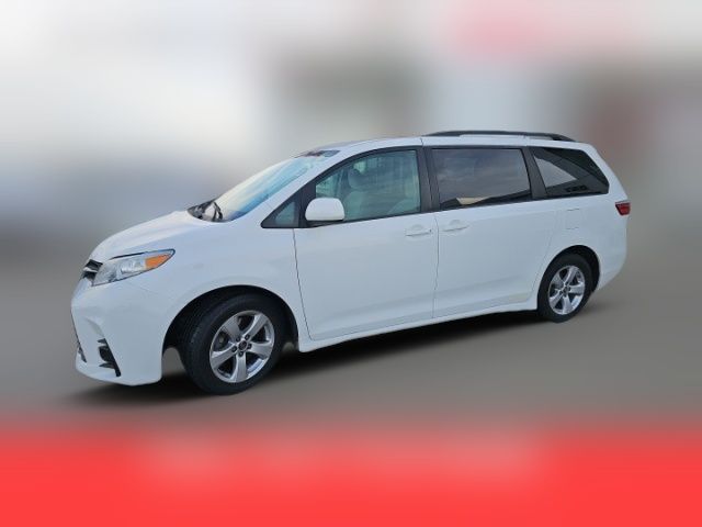 2018 Toyota Sienna LE