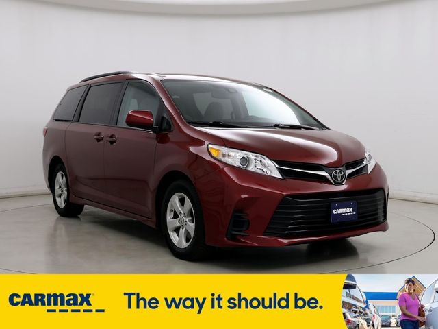 2018 Toyota Sienna LE