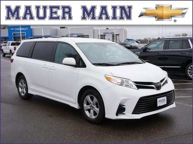 2018 Toyota Sienna LE Auto Access Seat